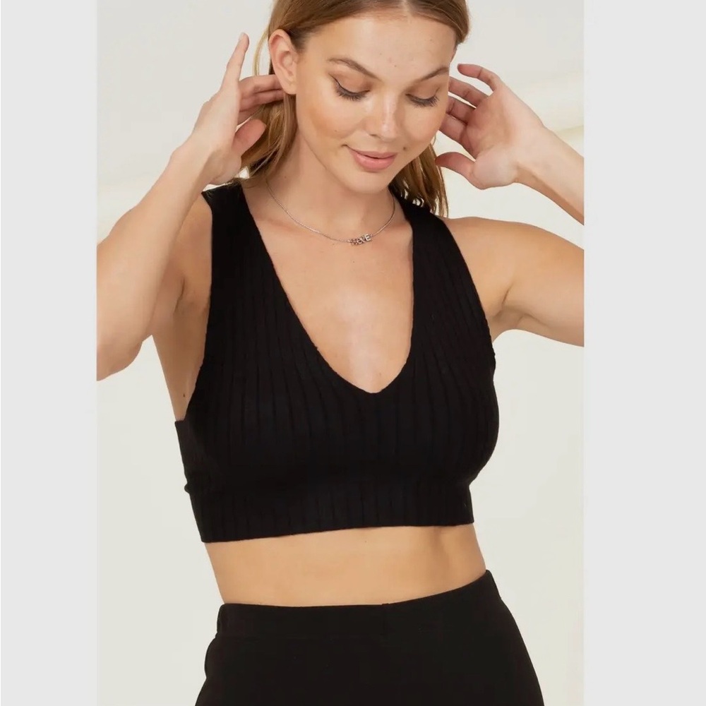 Black Ribbed V-Neck Crop Top